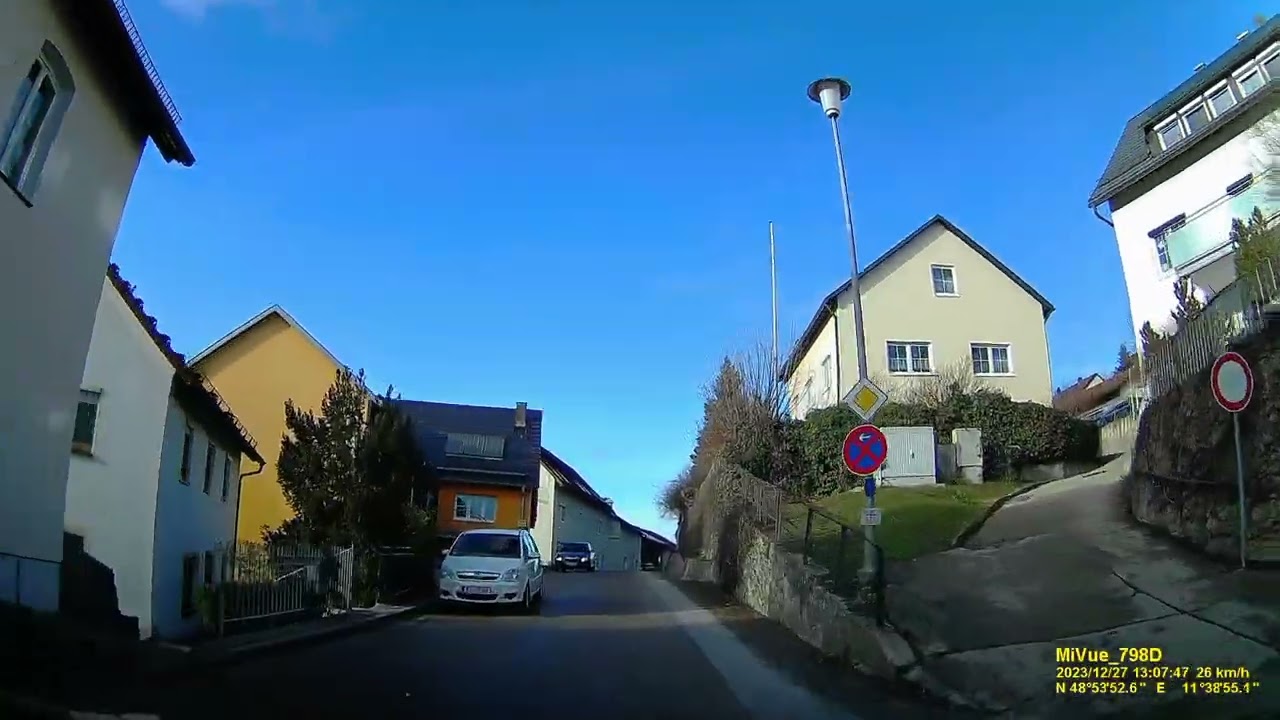 D: Markt Altmannstein. Landkreis Eichst&auml;tt. Rundfahrt durch die Ortsmitte. Dezember 2023