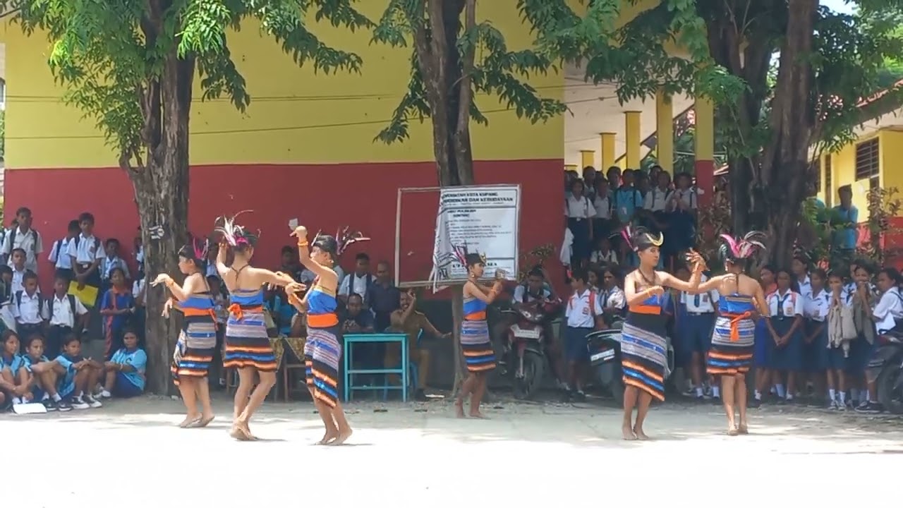 NONG MARI NONG. TARI KREASI NTT. UPTD SMPN 9 KUPANG