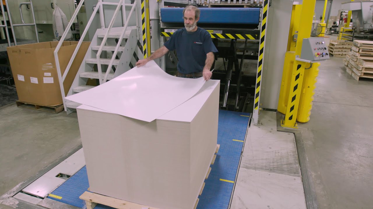 Hawk - a medium-sized Folio Sheeter for folding carton and paper converter