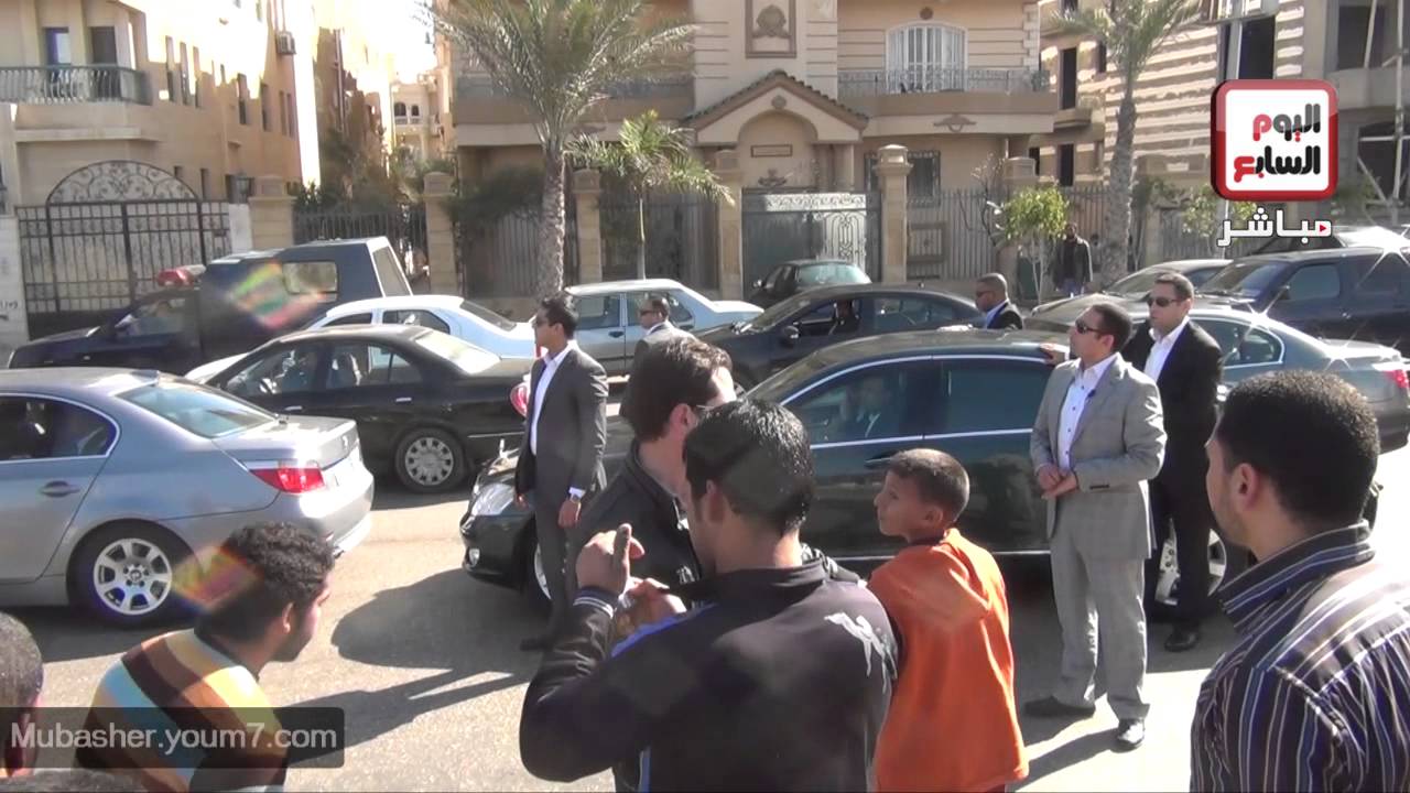 ونش يتسبب فى تغيير سير موكب الرئيس مرسى