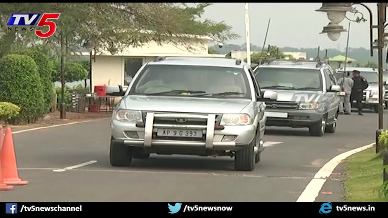 TDP Leader Chandrababu Naidu going to Rajahmundry | Babu Car journey Visuals | 3Capitals | TV5 News