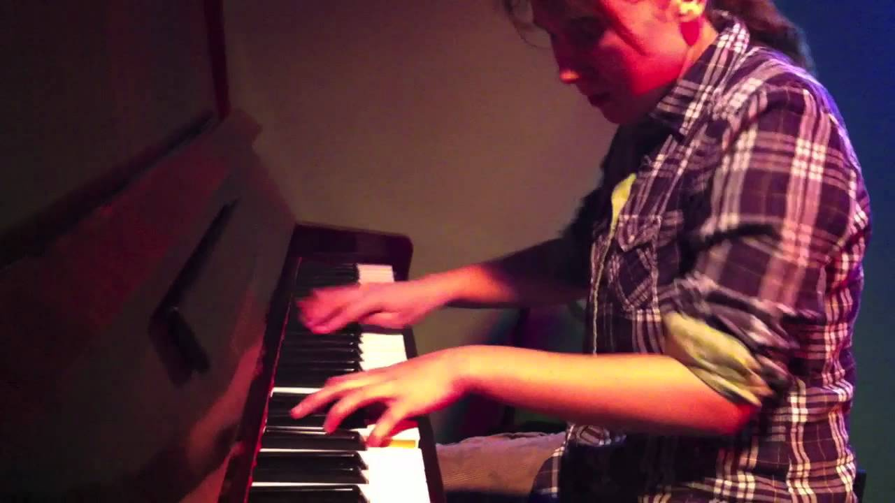 The Hat Bar - JAM # 15 - On Green Dolphin Street Russian Girl Plays Jazz On Piano!