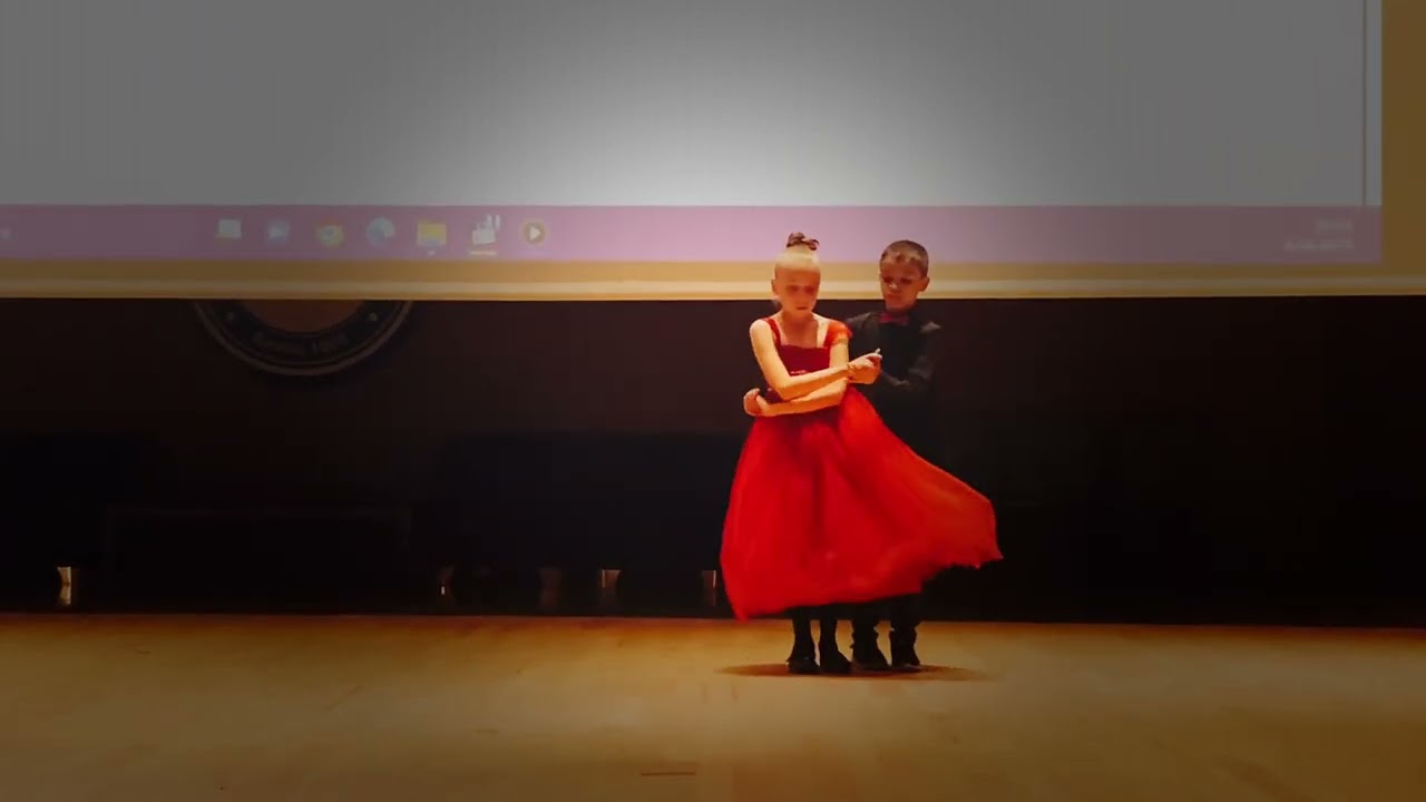 Sevdim bir genç kadını . Tango. Mehmet Akif Ersoy İlkokulu 4/B mezuniyet gecesi