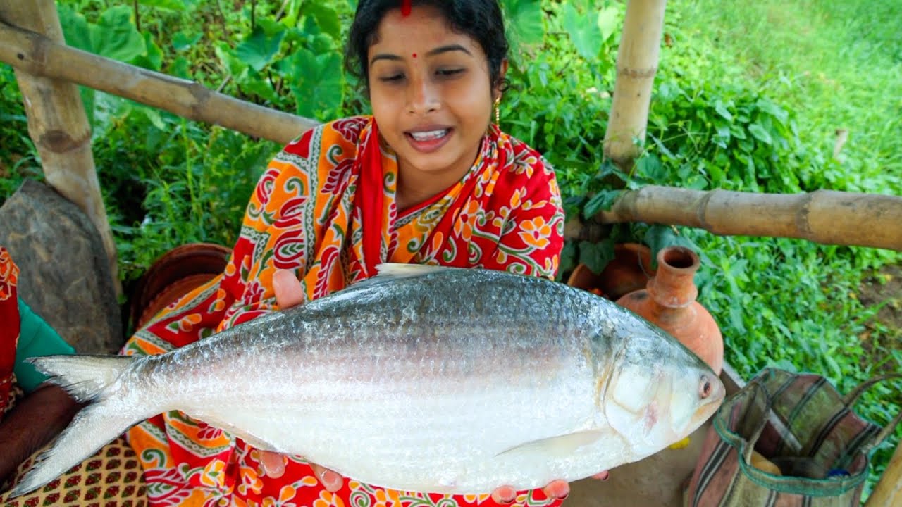 প্রথমবার আমাদের বাড়িতে এত বড় ইলিশ রান্না হল | 2 kg Ilish Cutting & Cooking |