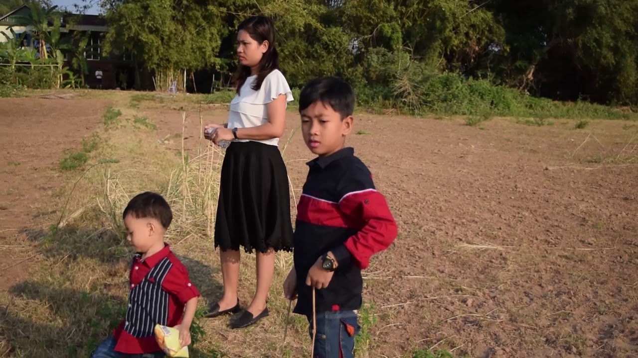 បងនាំខ្មៅរត់ Bong nom khmao rot (ច្រៀងឡើងវិញដោយ សៅ ឧត្តម)