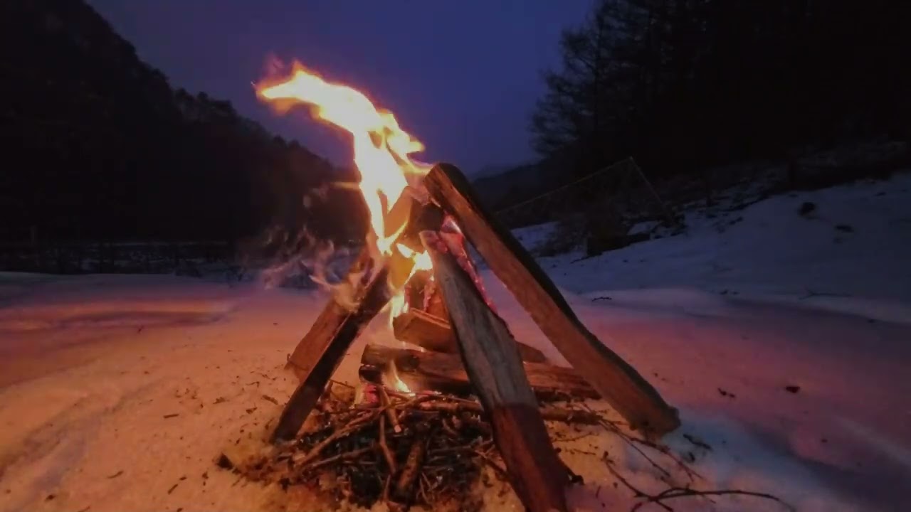겨울 밤 장작불 Wood fire on a winter night
