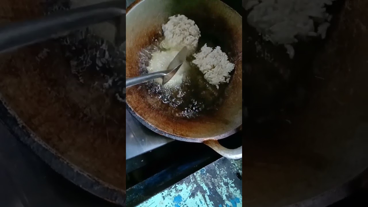 proses penggorengan rengginang Gurih Renyahnya luar biasa dengan variasi rasa original
