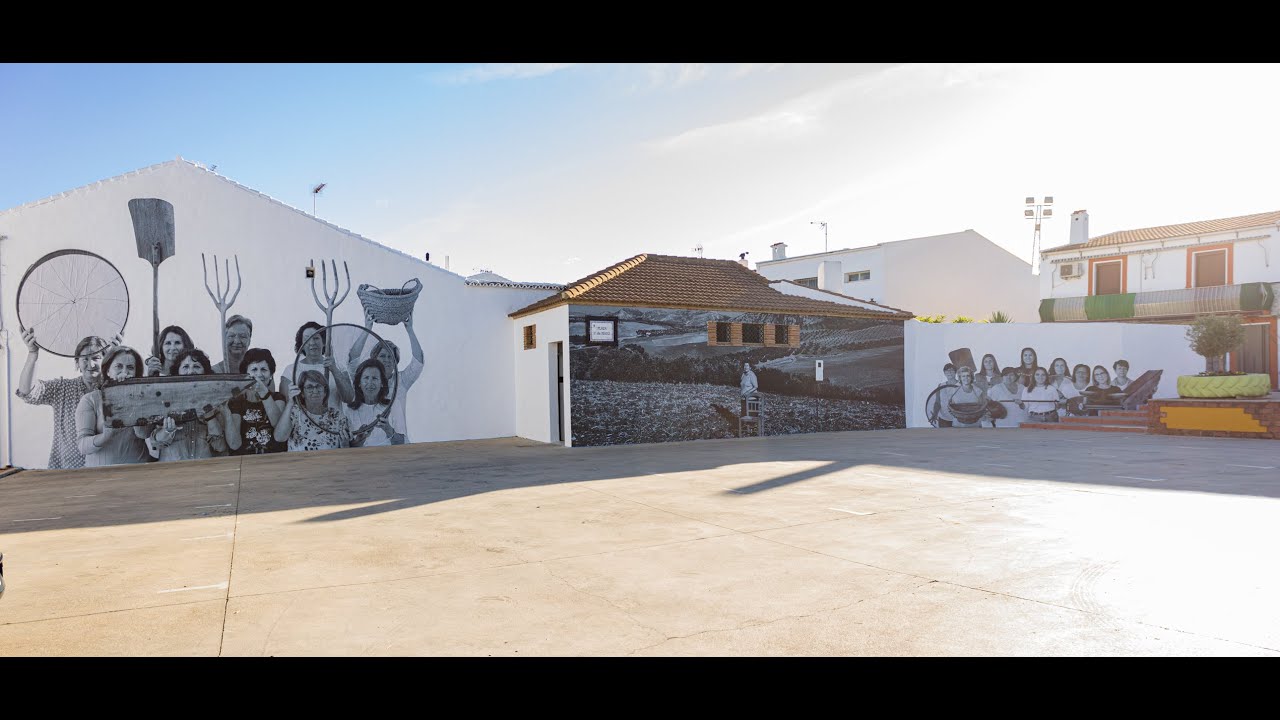 Almas de Cantaoras: Paste Up Cuevas del Becerro (Día de la Mujer Rural)