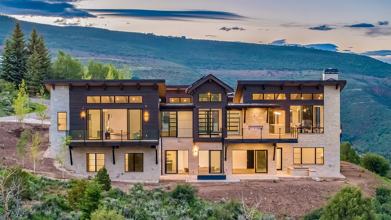 Exquisite Mountain Luxury: Masterpiece in Cordillera with Stunning Views