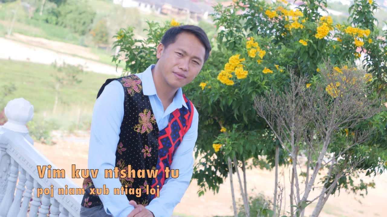 Vim kuv ntshaw tus poj niam xub ntiag loj 9/26/2024