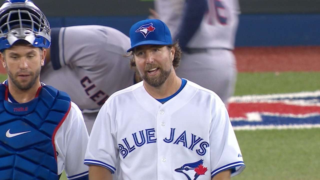 9/2/15: Dickey tosses four-hit complete game for win