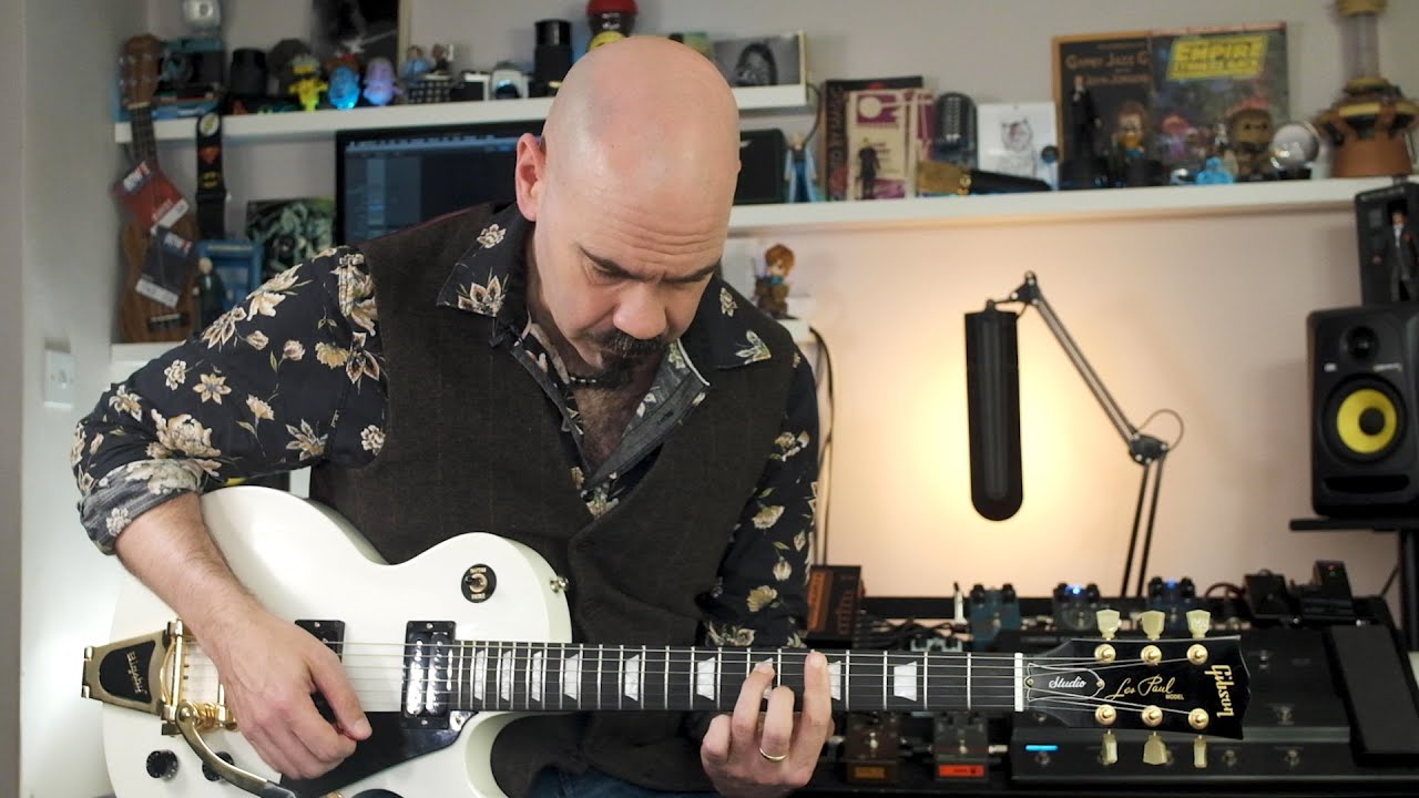 Samuel C Lees demos the Wilkinson WHHB R Series Humbucker