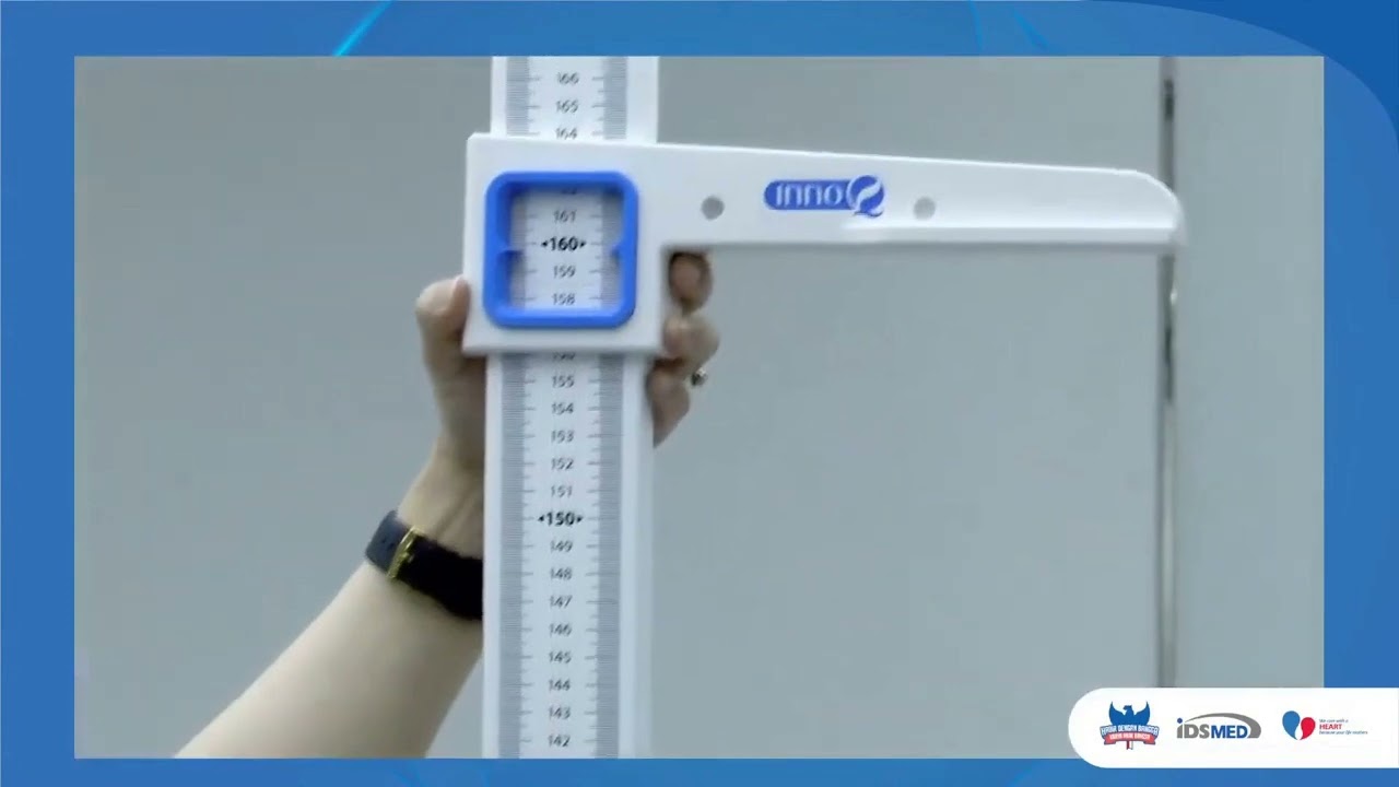 Pemakaian stadiometer atau alat ukur tinggi badan