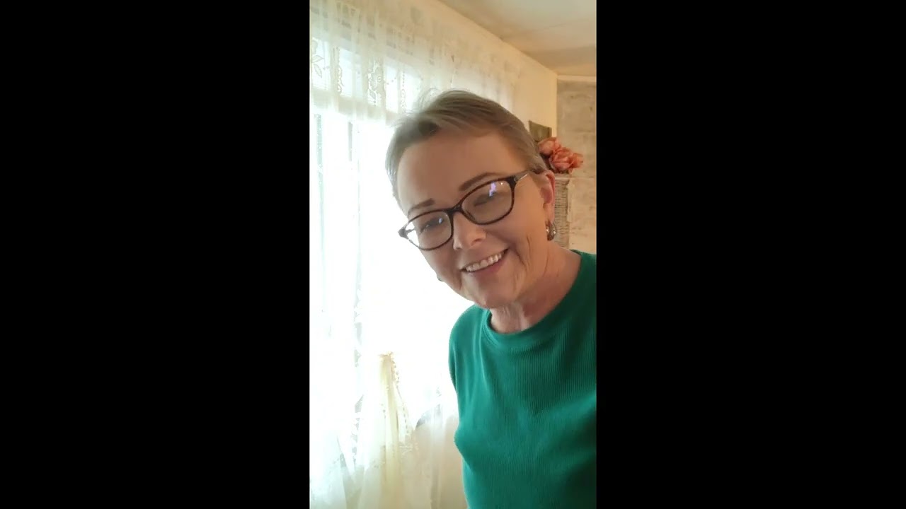 HANGING NEW CURTAINS| MOBILE HOME LIVING