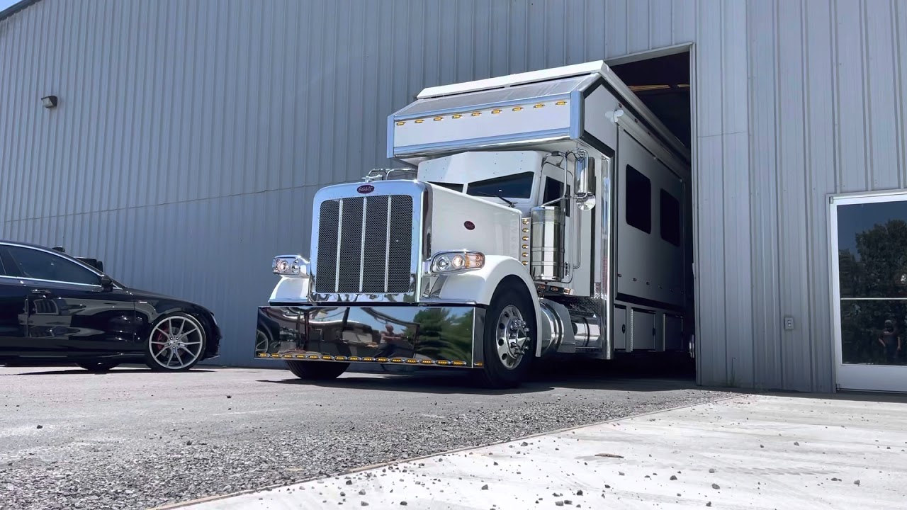 2022 Peterbilt 389 5150 Rear Bedroom Motorhome