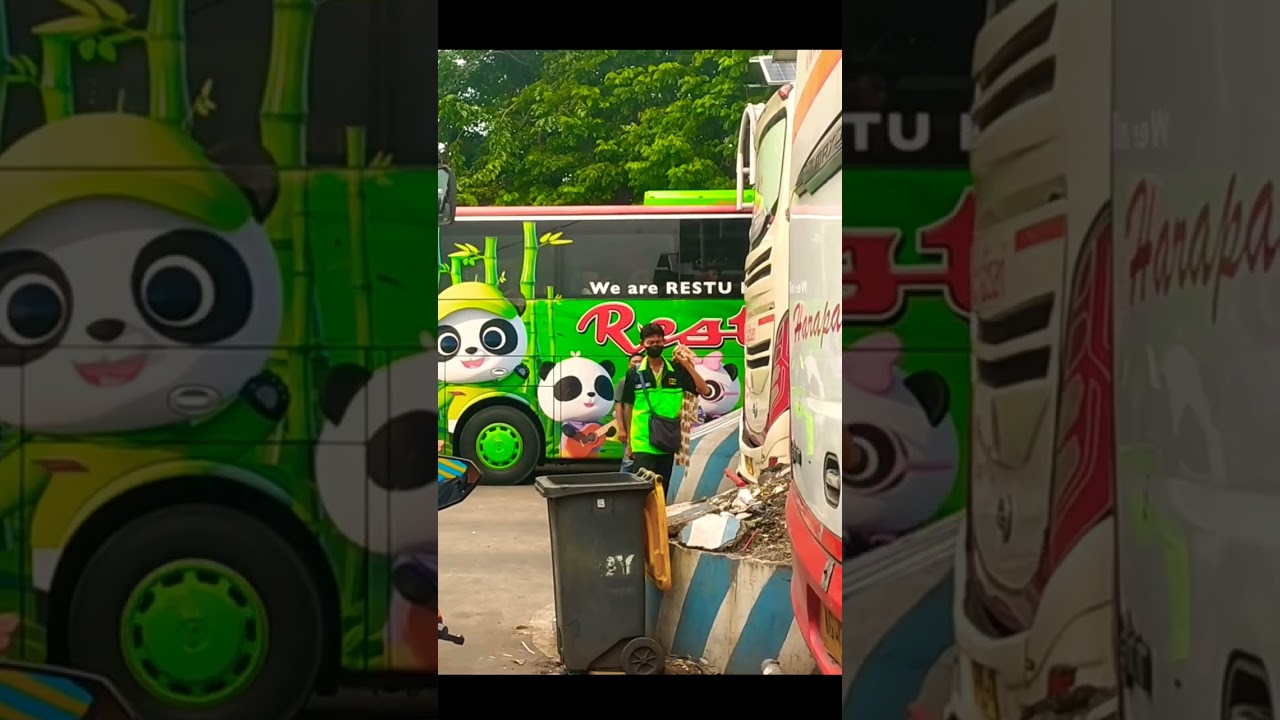 Dorong | Bus Restu Panda Antri Masuk Shelter Keberangkatan