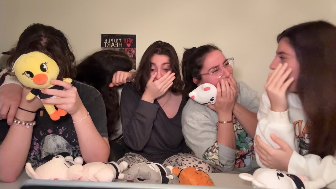 Reacting to Stray Kids “DO IT” album (Photobook)