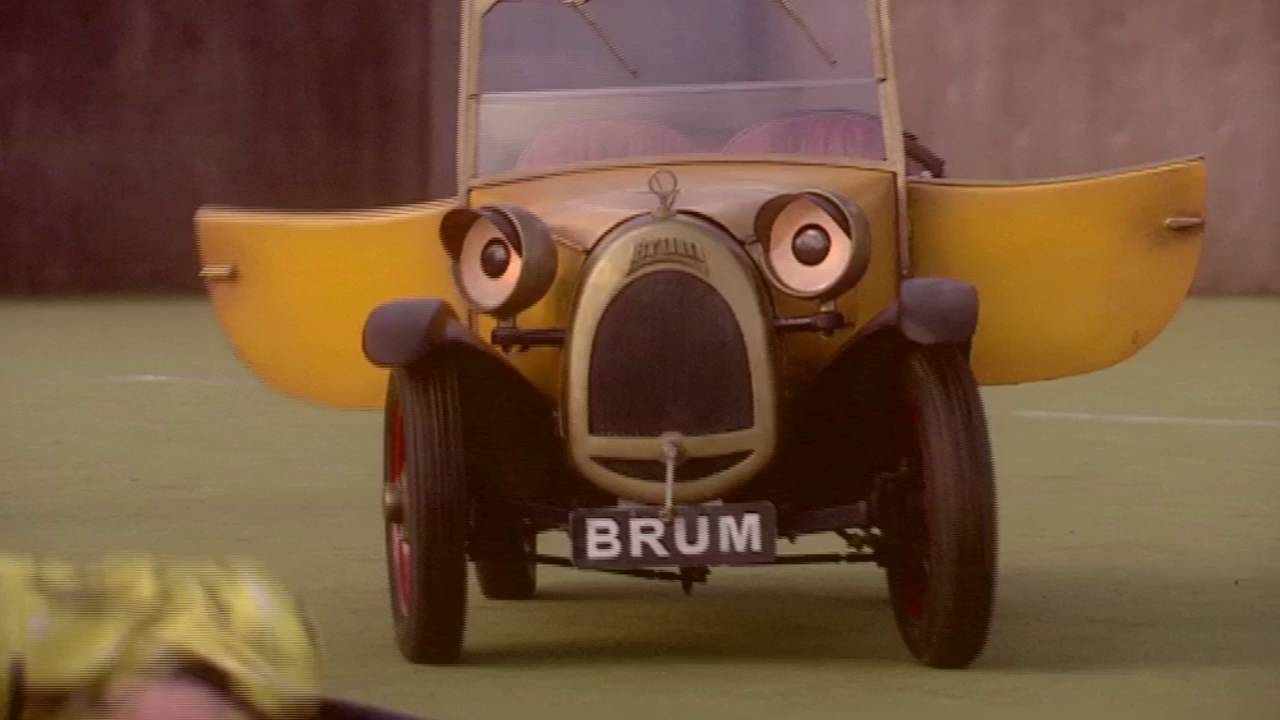 Brum 405 | FOOTBALL HERO | Kids Show Full Episode