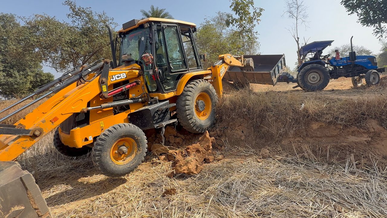JCB Backhoes 3DX Tractor हुआ पलटी llJCB tractor Working ll Sonalika Mahindra tractor JCB Loading Mud