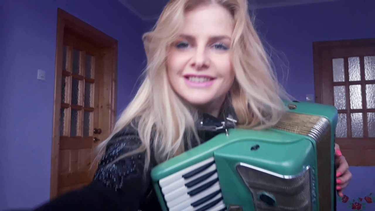 Paolla Sofia -- Czerwone jagody