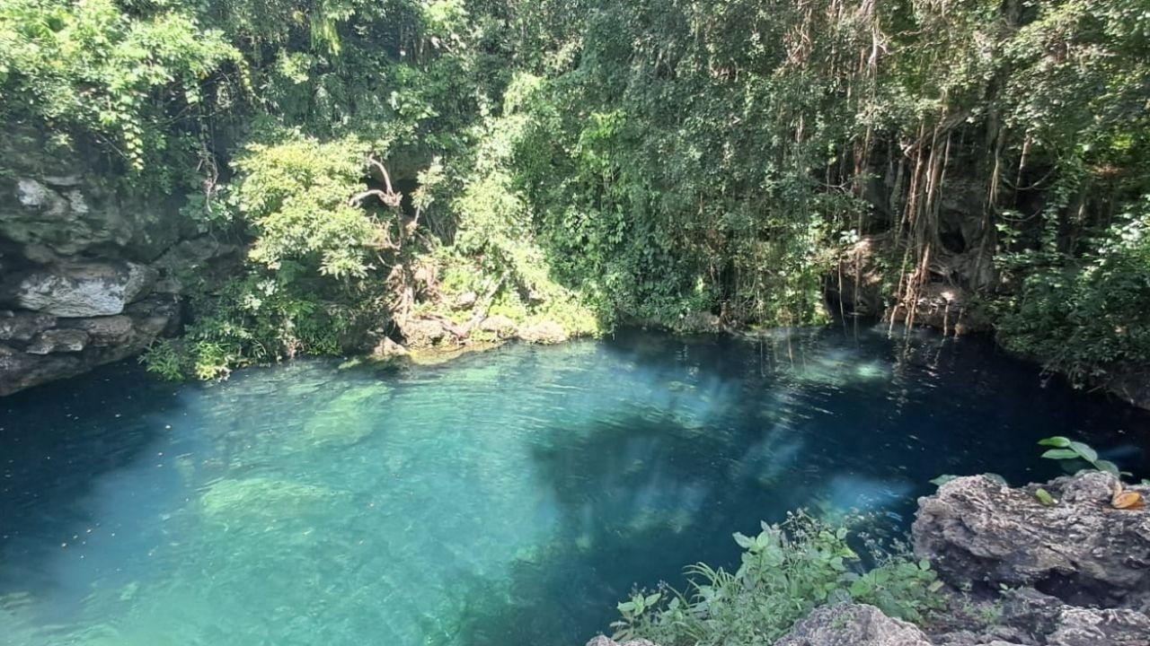 Danau Wee Maneba, Permata Tersembunyi dengan Air Biru Zamrud di Tepian Sumba Barat Daya, NTT