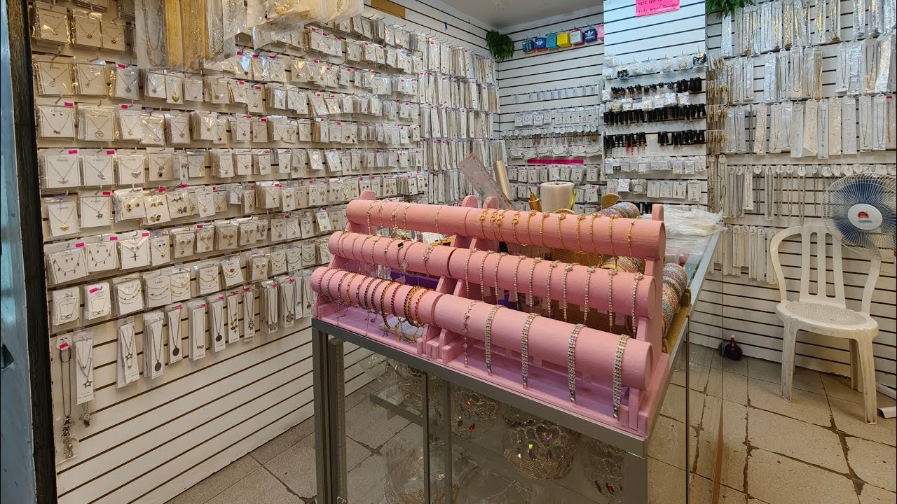 NUEVA CASA DEL ARETE CON ACERO INOXIDABLE, RODIO Y FANTASÍA, EXTENSIÓN DE LA TIENDA.