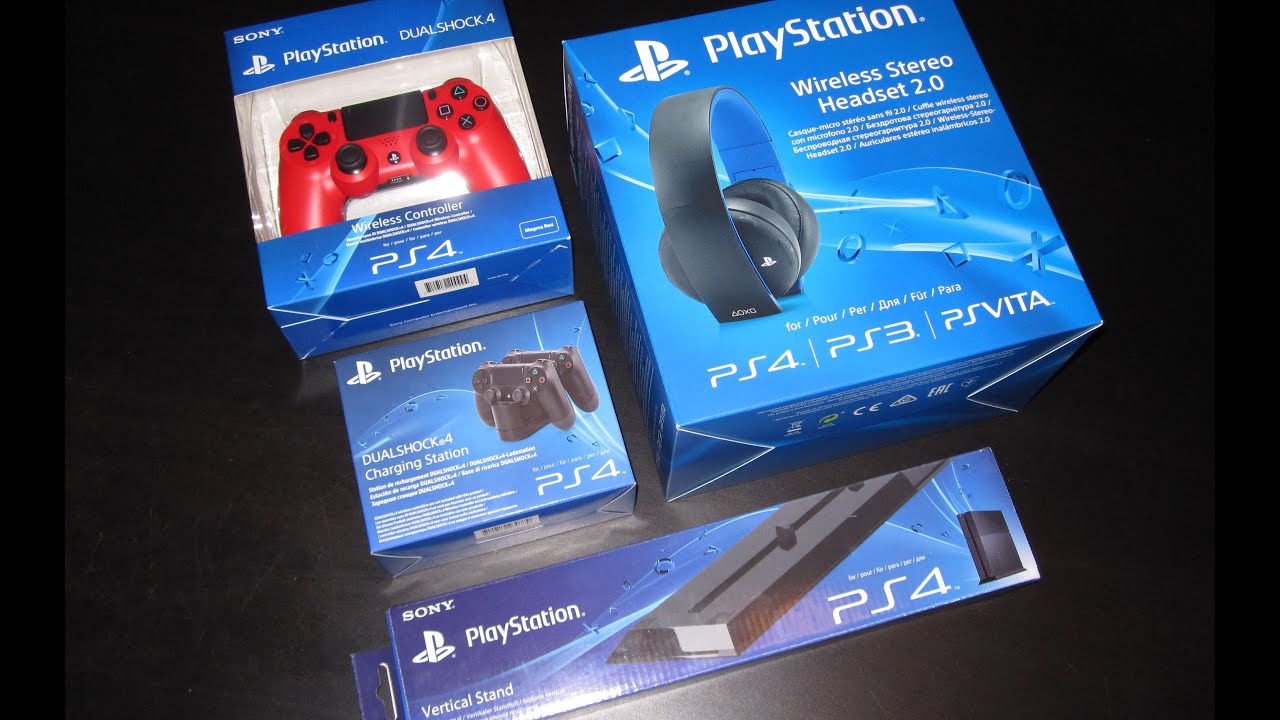 Unboxing PlayStation 4 accessories