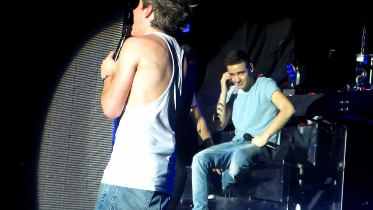 SECOND ROW - One Direction - Nialls end of show speech (after he fell over) - Cardiff March 2nd