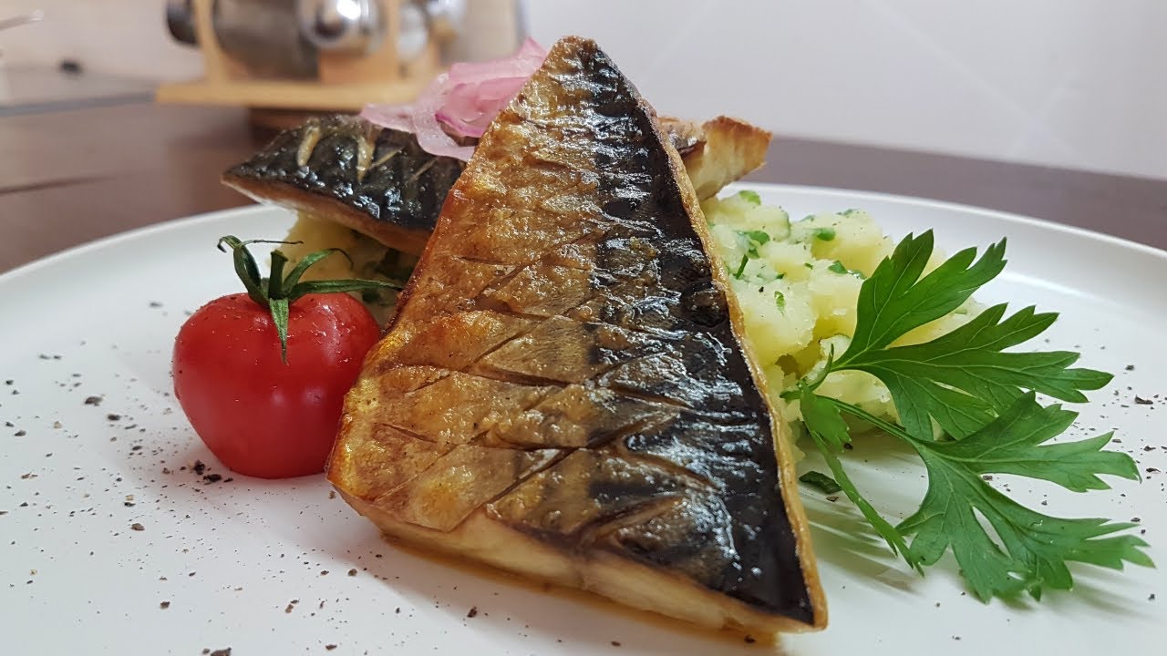 Скумрия на Фурна с Гарнитура - Бюджетно, красиво и вкусно ястие