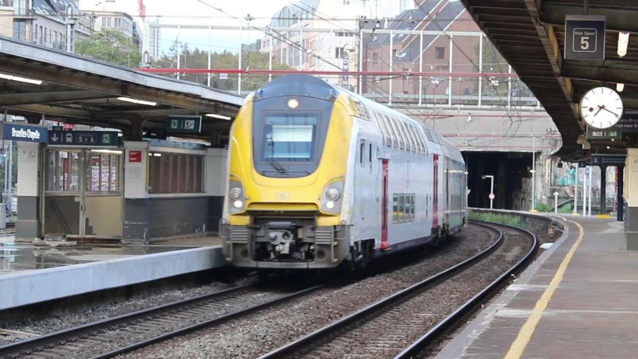 Pociągi w Belgii (Bruxelles-Chapelle), Eurostar, Eurosprinter, Siemens Desiro, Traxx, Alstom M7, TGV