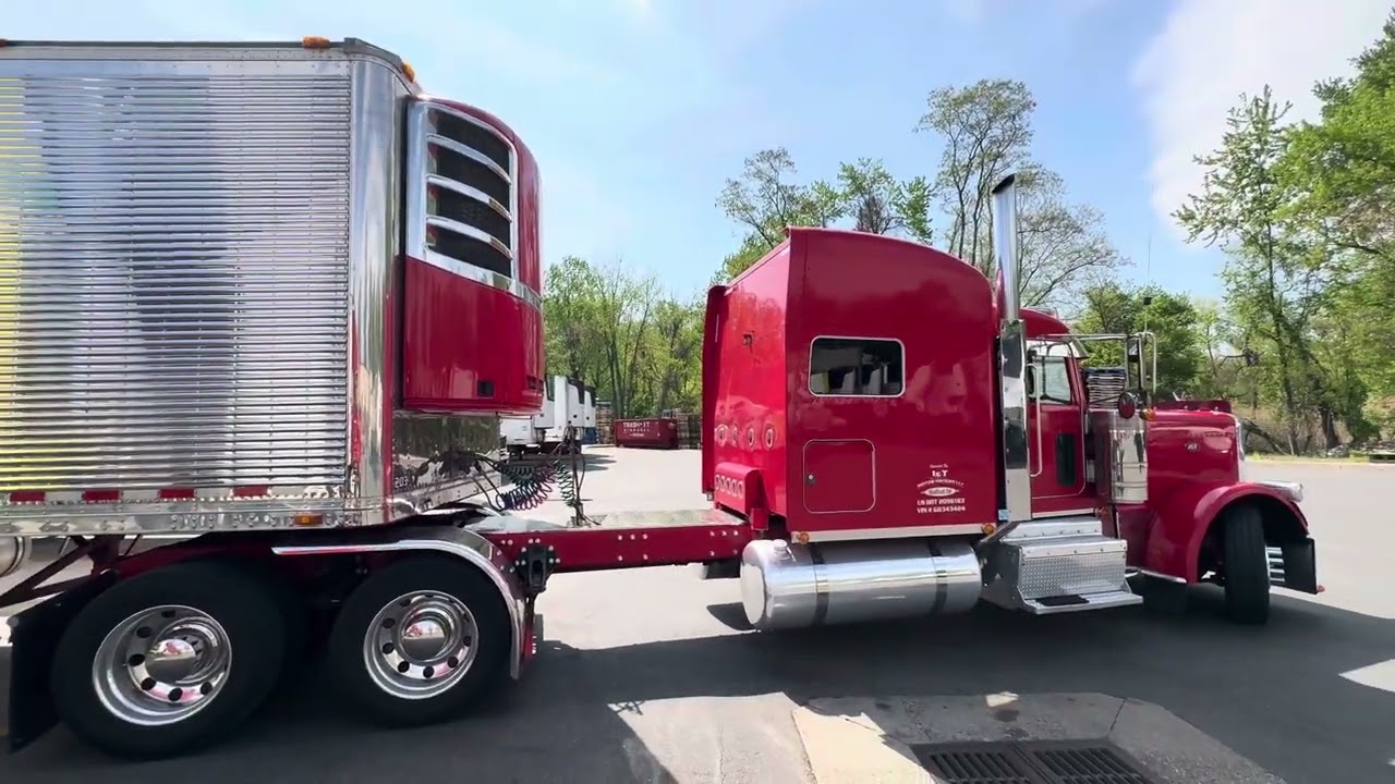 Custom Peterbilt 389 & Stainless Steel Reefer | backing in
