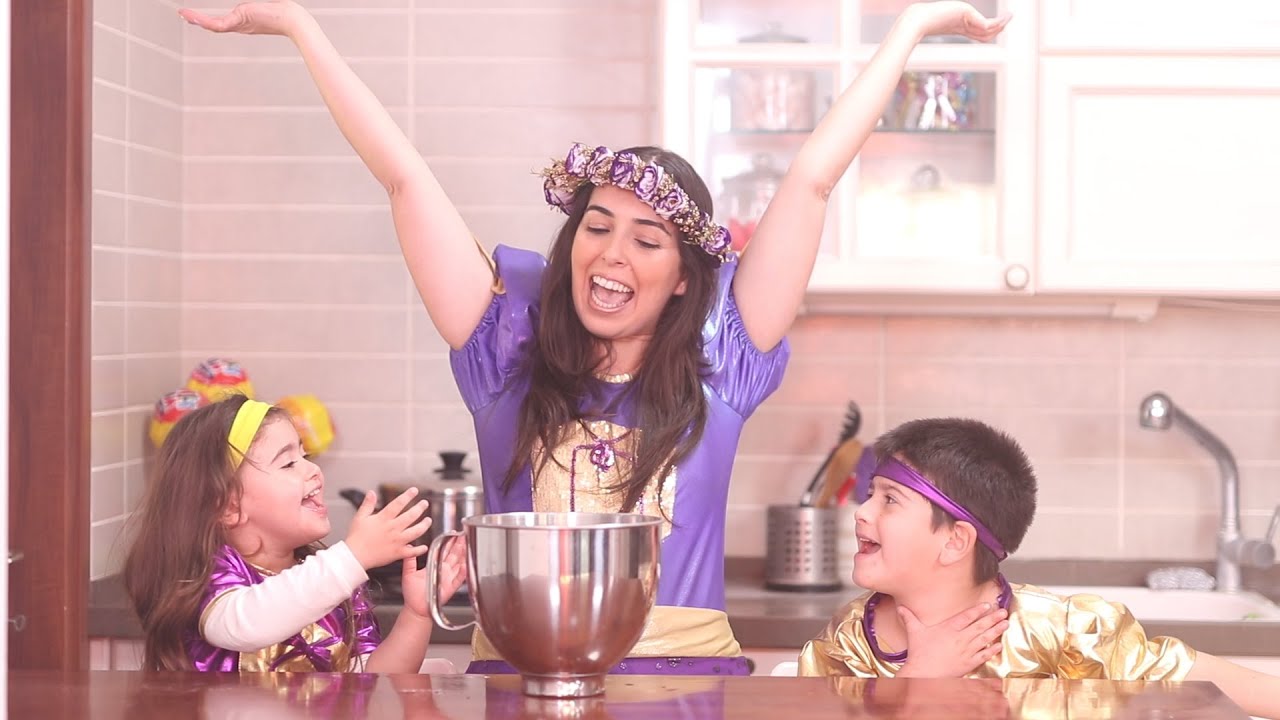 מסיבת יום הולדת לנופיקי 🍰🍭-נופיקי והחברים מכינים עוגת שוקולד טעימה🍭 יוטיוב לילדים