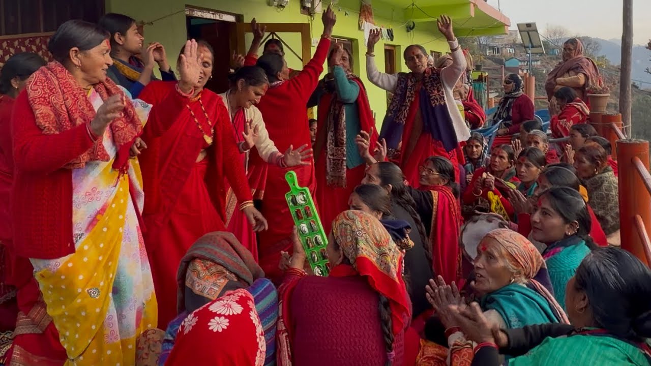 ❤️नयी दुल्हन का पहला कीर्तन: देवभूमि की सुंदर परंपरा ✨🙏 #NayiDulhan #PahadiCulture #uttarakhand 💐🥳❤️