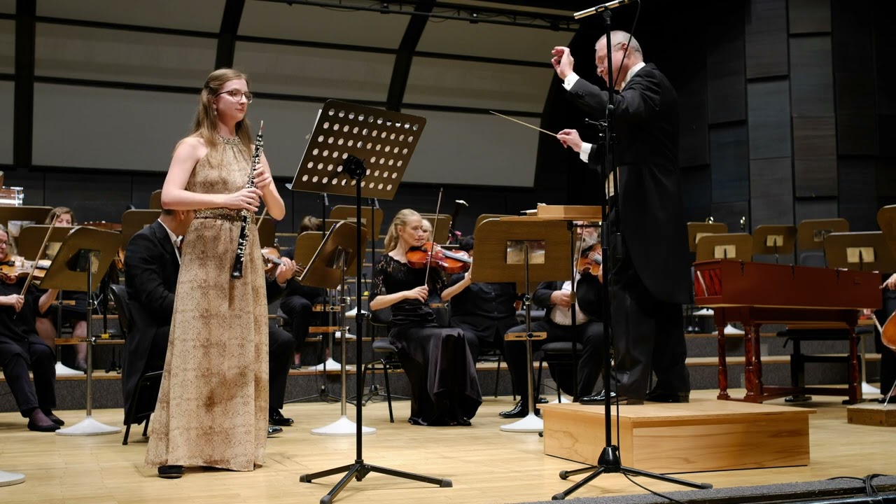 Wolfgang Amadeus Mozart: Koncert pro hoboj C dur - Eliška Lundáková