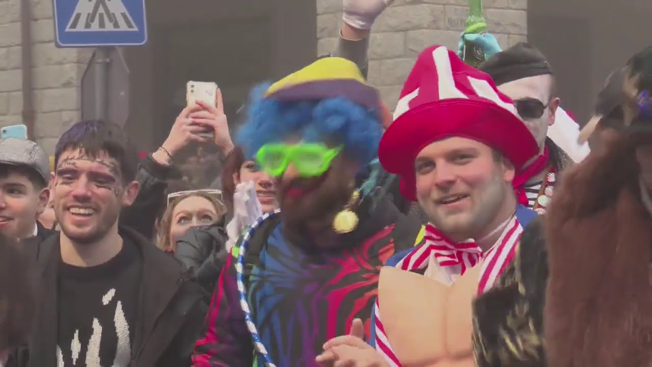 Carnevale di Tempio 2025, sfilata di Domenica 2 Marzo - diretta televisiva di Teleregione Live.