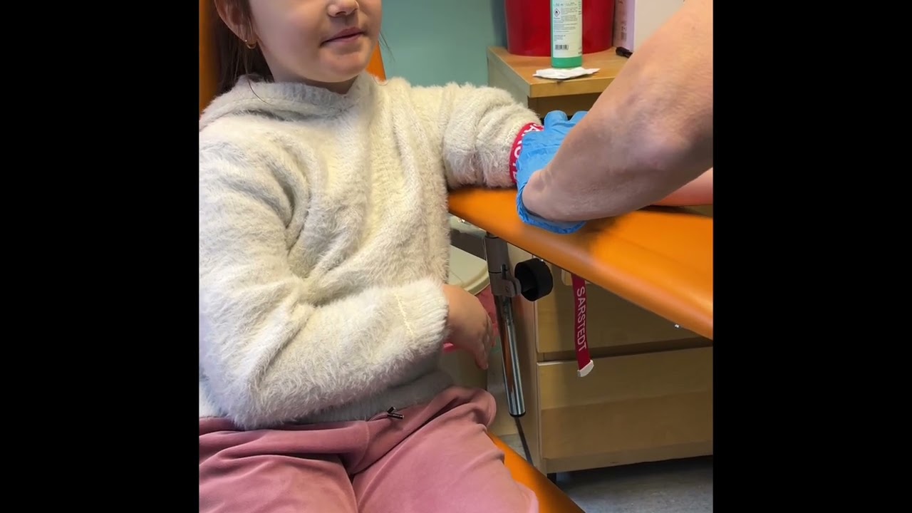 🩸💪 Bardzo dzielna 6-latka na badaniu krwi! ❤️👏