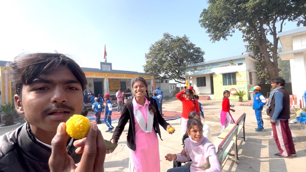 Bachpan ki yaad aa gayi🥹🇮🇳26 january par purane School k ladduon ❤️