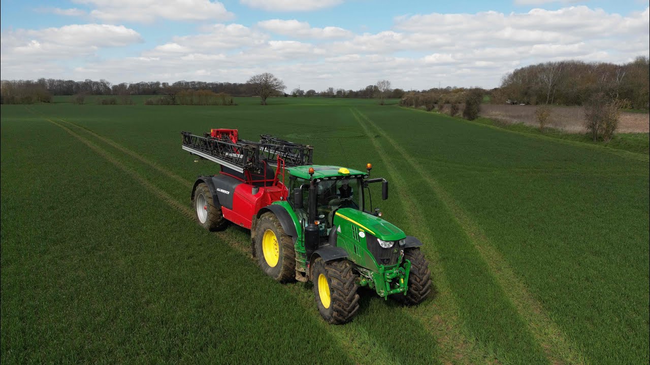 4K: @JohnDeere 6215r & @HORSCHMaschinenGmbH Leeb LT - Spraying at Langton Farms