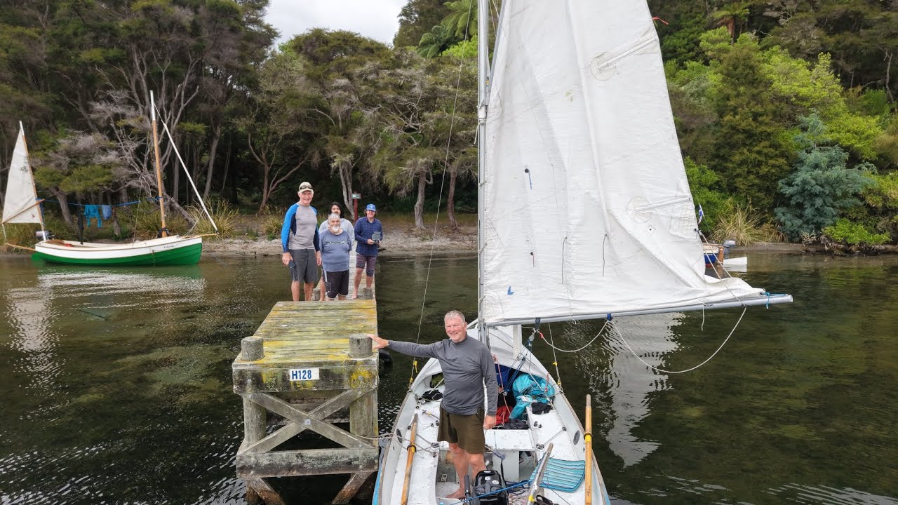 Dinghy Cruising Lake Tararewa DCNZ group.