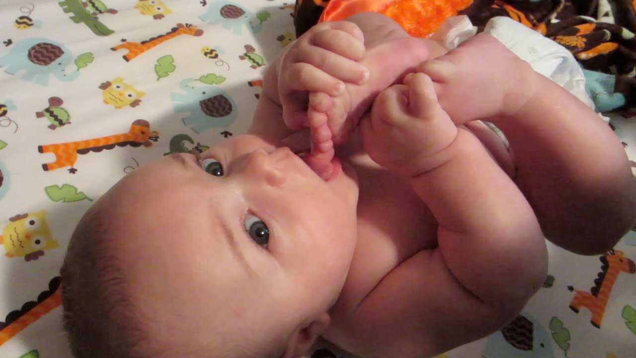 BABY EATS TOES!!