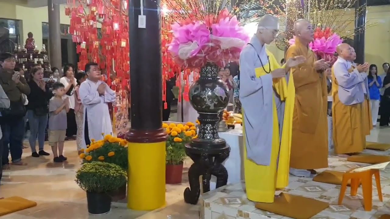 Chùa Thiền Kim lễ cúng giao thừa, rước chư thiên