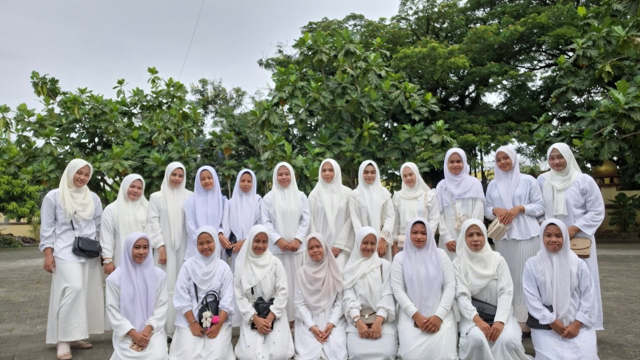 MANASIK HAJI 25 PGMI 1 MATKUL : FIQIH IBADAH