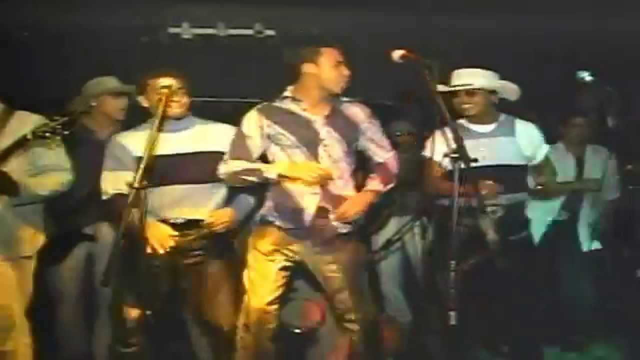 Romeo Santos y Aventura desde Connecticut 2001