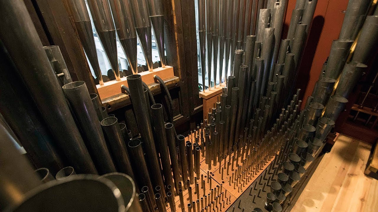 El órgano de la Concatedral de Vigo: mil tubos centenarios y afinados