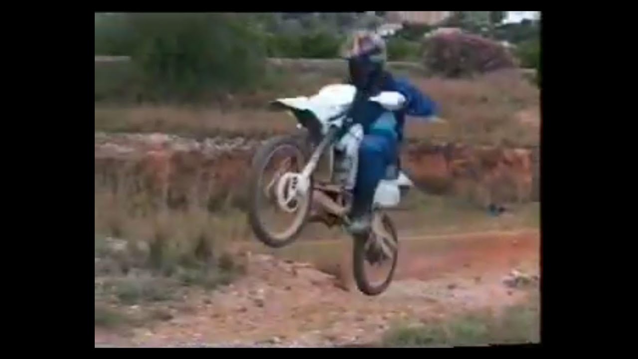 Suzuki DR Big 50 y RMX 50 por el campo