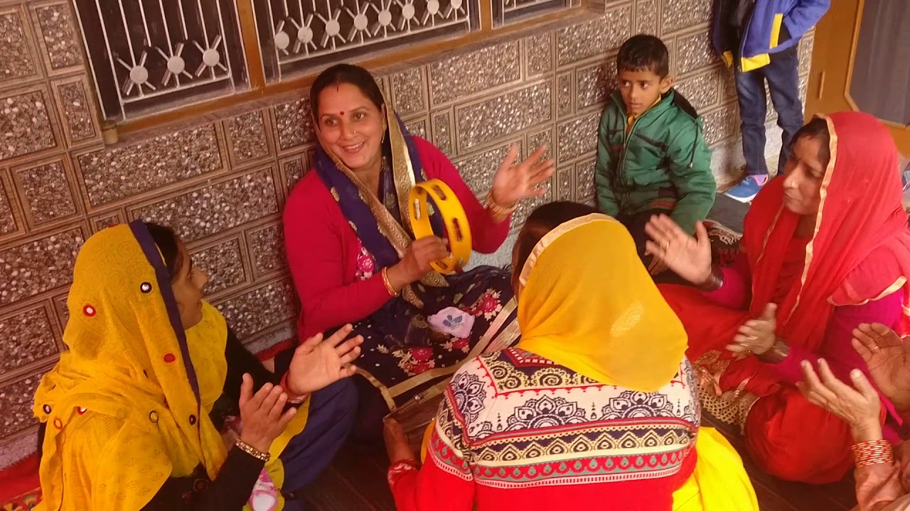Himachali Ladies Sangeet on DHAM || Himachali Culture II Folk Songs