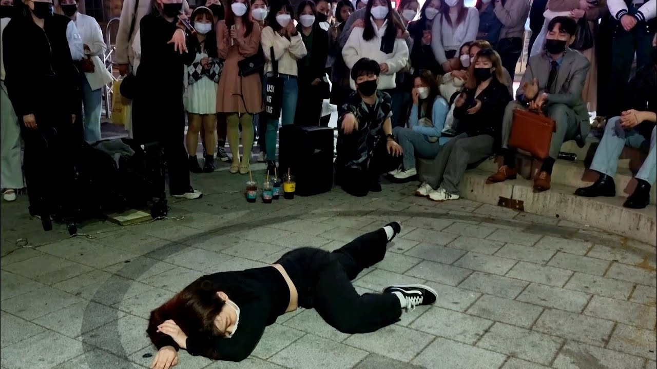 FRIDAY. RED CREW, EUNBI. HONGDAE STREET AMAZING ALLURING PERFORMANCE.