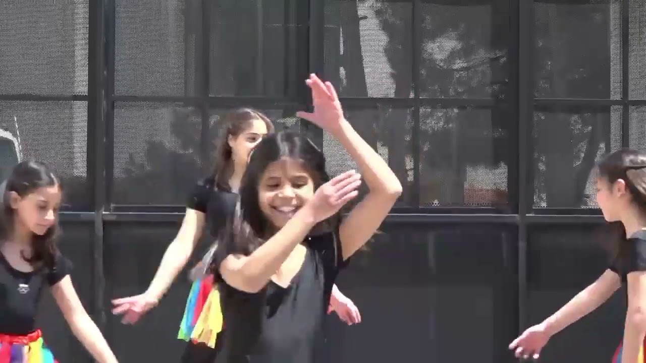 Maison Notre Dame des Dons Pour l'Enfant Heureux ( Danse dans la joie de Dieu Pâques 2025)
