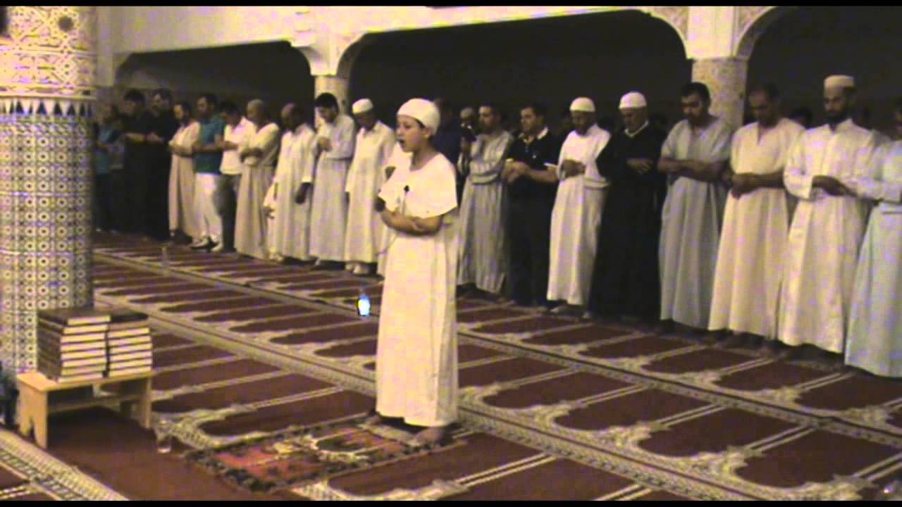 خالد حجو ... الطفل الذي ابهر المصلين بصوته الشجي