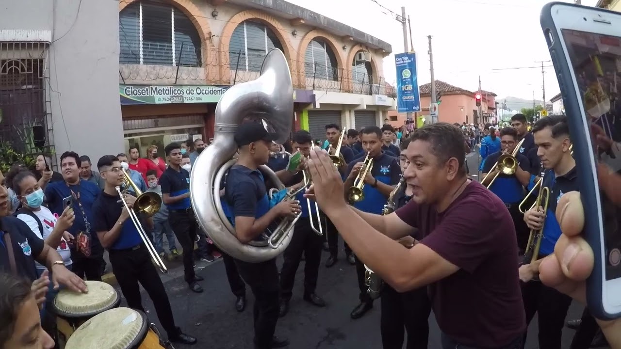 ILOBASCO LATIN BAND JUGO DE PIÑA - DESFILE DEL CORREO SANTA ANA 2022